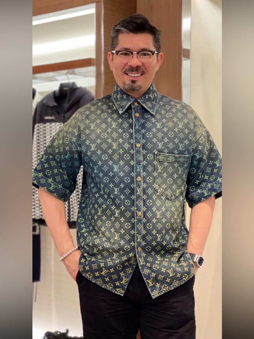 Louis Vuitton Gradient Monogram Shirt - Picture 9 of 10